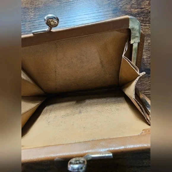 Celine Kisslock Wallet - Picture 9 of 10